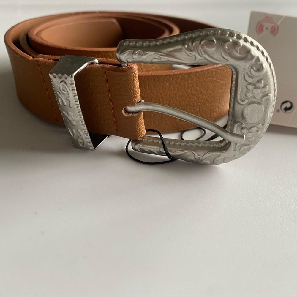 NWT Zara Tan Western Buckle Belt